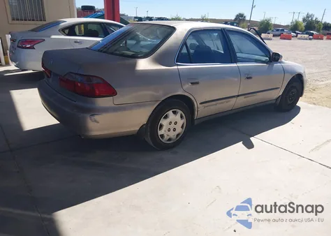 1998 Honda Accord Lx z USA, uszkodzony, nr VIN 1HGCG5642WA199041
